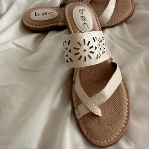 Born B.O.C. White Slide Sandals, Size 8